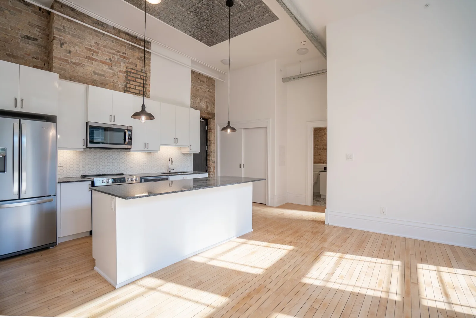 Hully - Unit 206 — suite photo