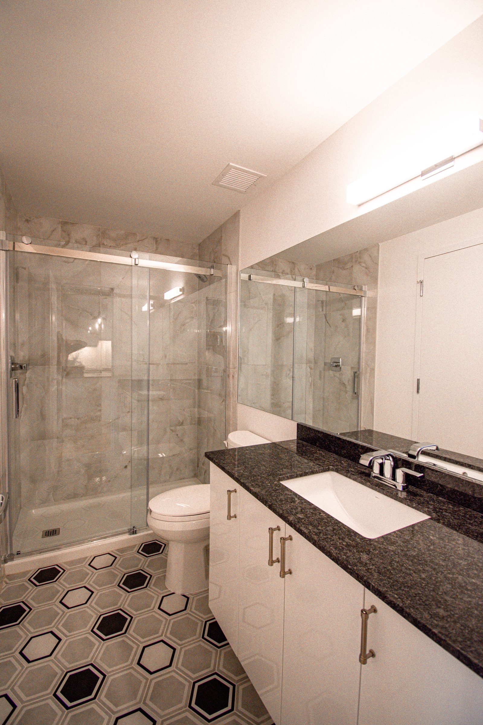 Designer ensuite bathroom