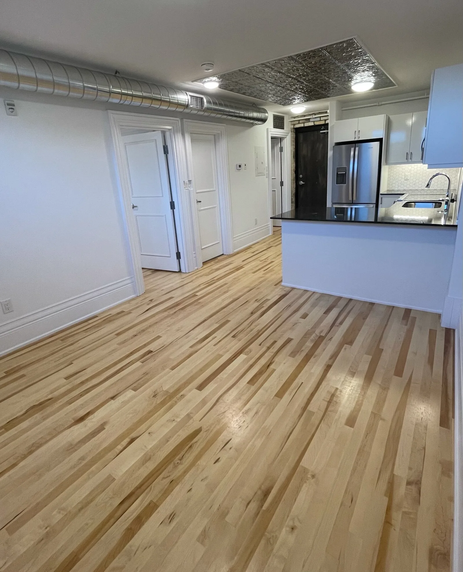 Macrae - Unit 105 — suite photo